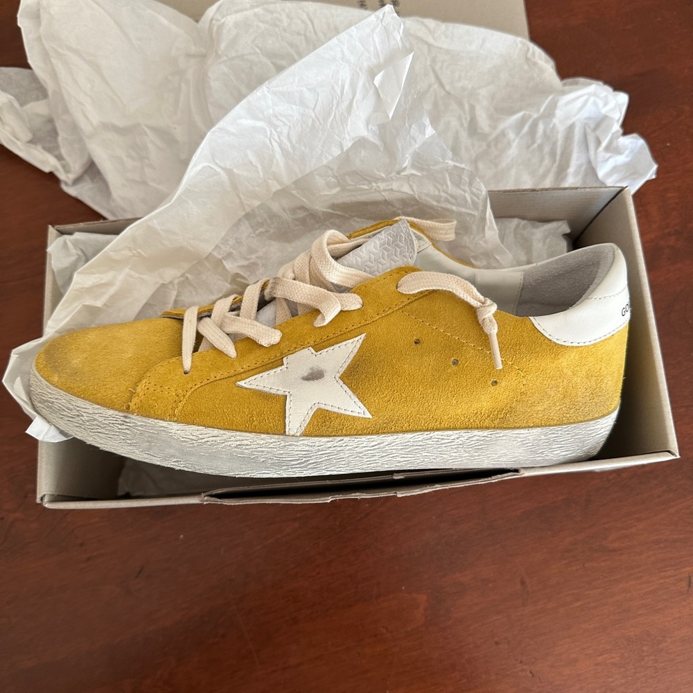 Golden Goose - new in box size 42